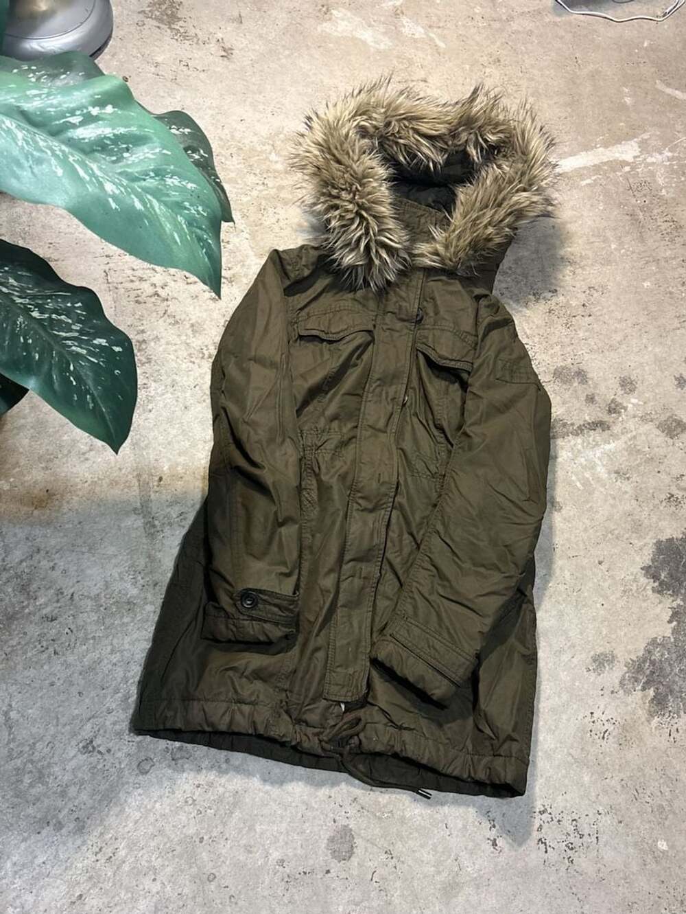 Abercrombie & Fitch Women's Sherpa Lined Olive Green  Parka Jacket Fur Hood